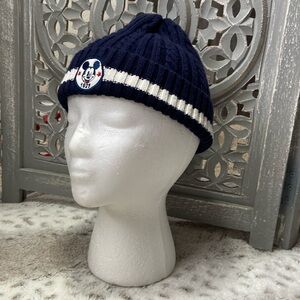 Disney H&M Mickey Mouse beanie hat boys girls size 2T Disneyland outdoor winter